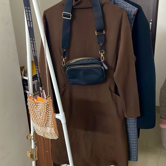 Beautiful Korean (highneck) dress - Picture 3 of 12